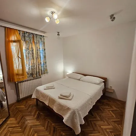 Apartament Dina
